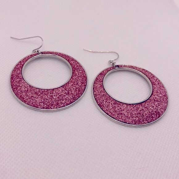 💛 Y2K Silver Tone Pink Glitter Hoop Earrings - Picture 2 of 5